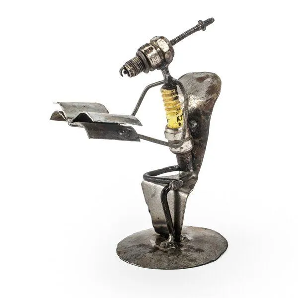 Moogoo Creative Africa Moogoo Creative Africa Zündkerzen-Figur | verschiedene Berufe & Hobbies | Upcycled & handgemacht – Produktbild 1 von 8