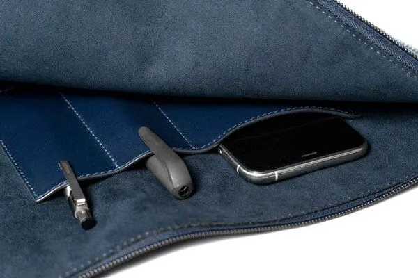 GREVIRO GREVIRO Laptop & Device Tasche aus Kaktusleder (vegan) - für MacBook, iPad, Surface, Galaxy & HP EliteBook bis 14", Blau glatt, – Produktbild 3 von 4