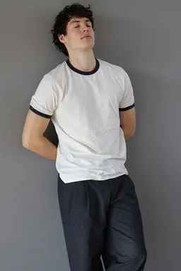 Kultgut Kultgut Biofair - T-Shirt mit Kontrastbund und verwaschenem Effekt – Produktbild 1 von 1