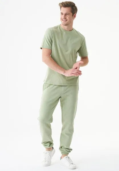 ORGANICATION ORGANICATION ESSENTIALS-TILLO-Unisex Basic T-Shirt aus Bio-Baumwolle, Sage green, – Produktbild 2 von 3