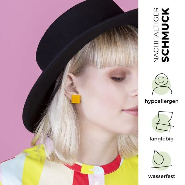 ALEXASCHA ALEXASCHA Minimalistische Ohrclips aus Glas | PUREFORM, Sonnengelb, – Produktbild 3 von 4