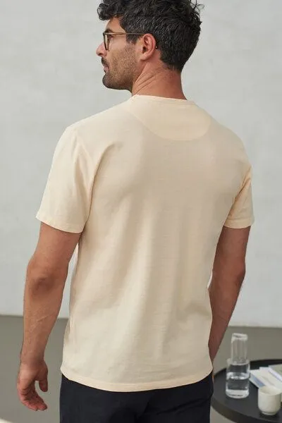 About Companions About Companions Basic T-Shirt LIRON aus Bio-Baumwollpiqué, Gelb (eco pique peach), – Produktbild 3 von 4