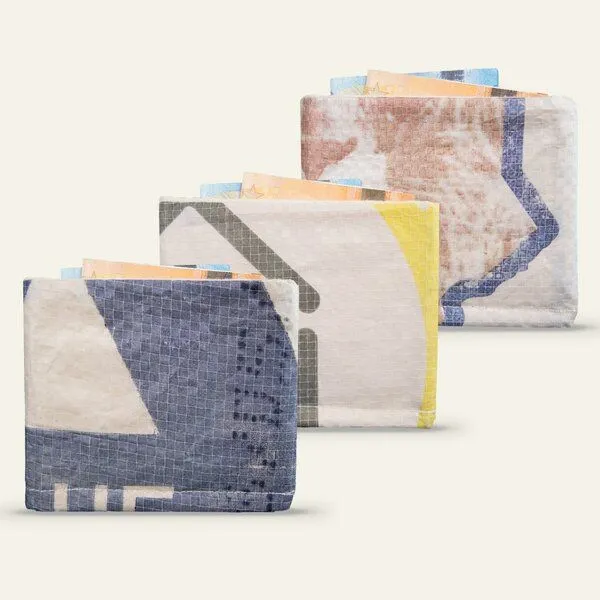 Nyuzi Blackwhite Nyuzi Blackwhite Mini Wallet aus Zementsäcken für Damen und Herren, Blau traingle cement, – Produktbild 2 von 3