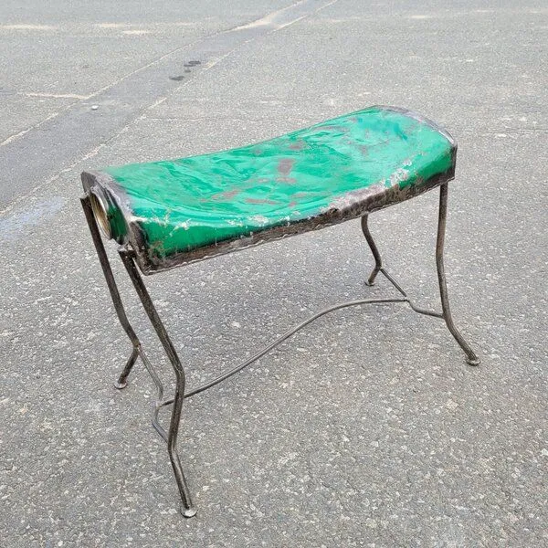 Moogoo Creative Africa Moogoo Creative Africa Hocker aus alten Ölfässern und Tanks, Grün, – Produktbild 1 von 2