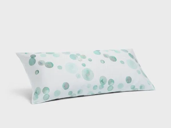 Yumeko Yumeko Kissenbezug aus Baumwollsatin, Watercolor dots sea green, – Produktbild 2 von 4