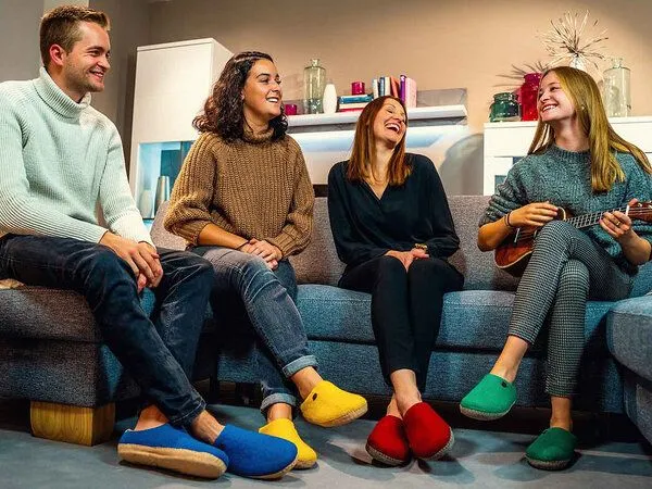 WoolFit WoolFit Barfuß-Hausschuhe handgemacht mit Naturgummisohle für Damen und Herren, Blau, – Produktbild 4 von 4