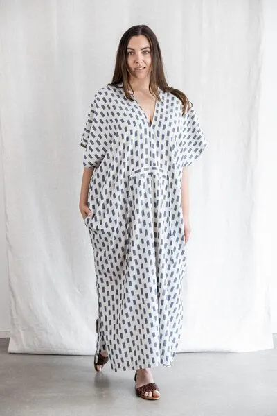 Jyoti - Fair Works Jyoti - Fair Works Bio-Baumwoll Kaftankleid Rishi, Ikat, – Produktbild 2 von 4