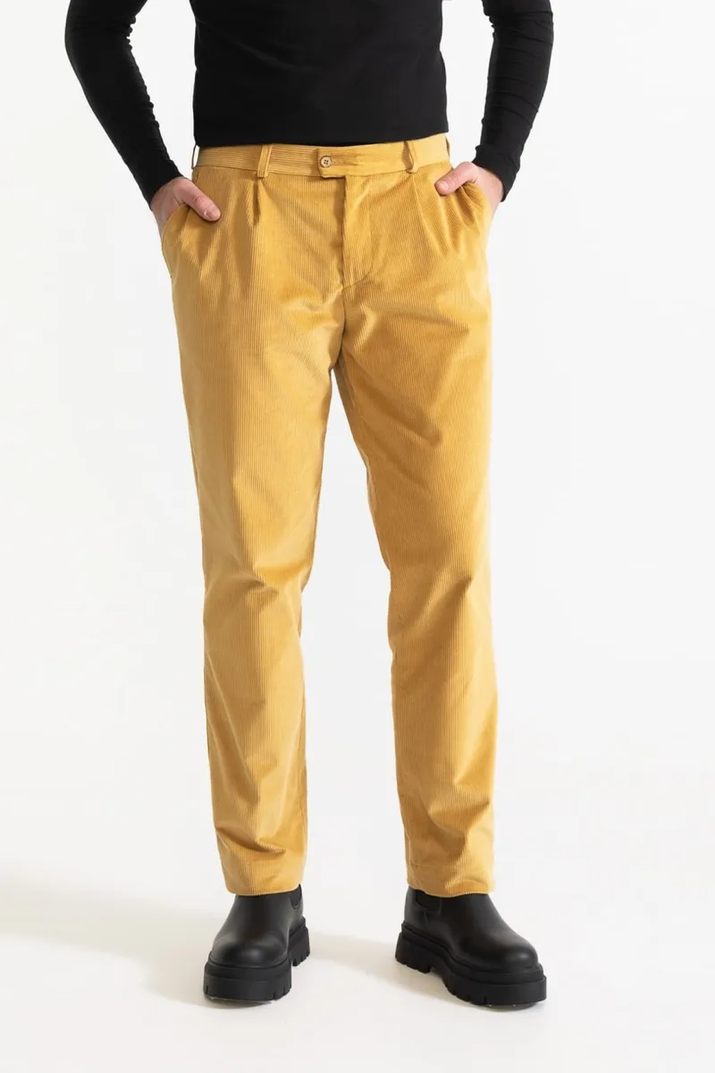 De IONESCU De IONESCU Herren vegan Hose Dacian Corduroy, Dunkelgelb, – Produktbild 2 von 2