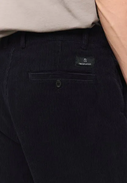 recolution Herren Cord Chino mit Bundfalte aus recycelter Baumwolle und Bio-Baumwolle - OAK CORDUROY - recolution, Dark navy (blau), – Produktbild 4 von 4