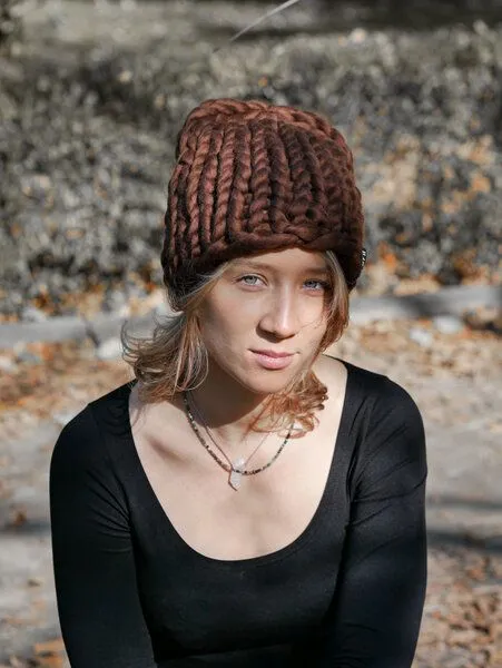 PANAPUFA PANAPUFA Handgestrickte Chunky Beanie – 100 % Merinowolle, Choco braun, – Produktbild 2 von 7