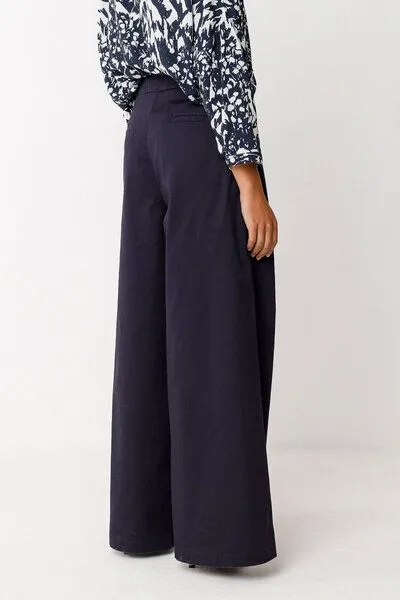 SKFK SKFK Lockere Bundfaltenhose "Ena" aus Biobaumwolle, Navy (blau), – Produktbild 4 von 4