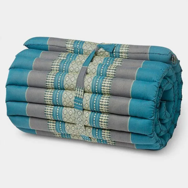 Der Lindwurm Der Lindwurm Thai Yogamatte zum Aufrollen mit Kapokfüllung, Hellblau/grau, – Produktbild 1 von 2