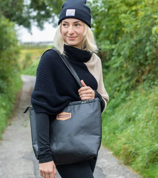 Gary Mash GARY MASH Handtasche aus Piñatex® Ananasleder, Schwarz, – Produktbild 2 von 4