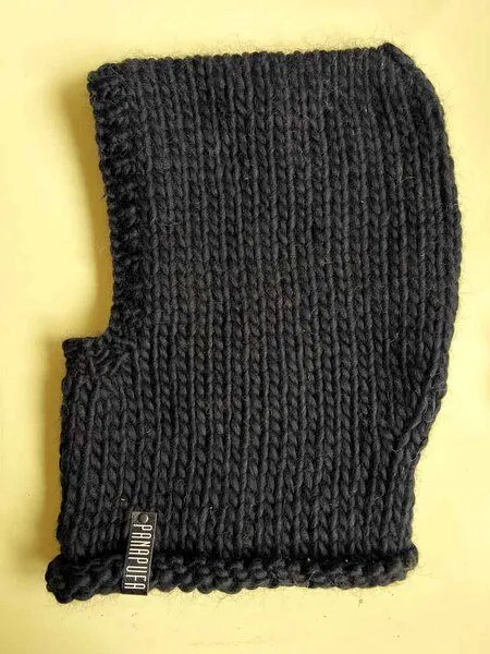 PANAPUFA PANAPUFA Handgestrickte Balaclava Kapuze – 100 % Merinowolle, Schwarz, – Produktbild 2 von 3