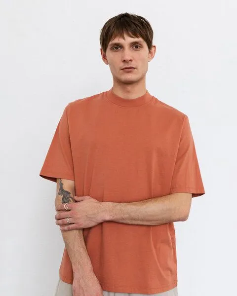 Rotholz Rotholz Basic T-Shirt mit breitem Kragen Bio Baumwolle, Rot, – Produktbild 2 von 7