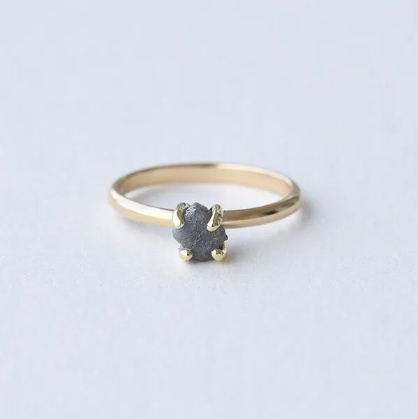 Eppi Eppi Goldener Ring mit Rohdiamant in dunkelgrau Leah, Weiss, – Produktbild 2 von 4