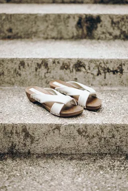 AGAZI AGAZI Damen vegan Clogs Take Me To Tokyo – Produktbild 1 von 1