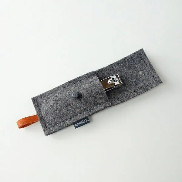 matilda k. manufaktur matilda k. manufaktur maniküre-etui minimalistisch aus Filz mit nagelknipser 'franz', Dunkelgrau, – Produktbild 2 von 4