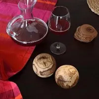 NATUREHOME NATUREHOME Deko-Kugeln Handschmeichler 2er Set Olivenholz 5, 7 oder 10 cm – Produktbild 1 von 1