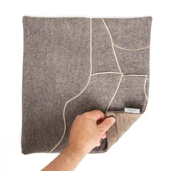 nahtur-design nahtur-design Dekokissen "zero-waste" aus kuscheliger Schurwolle | Unikate, Josi, – Produktbild 1 von 4