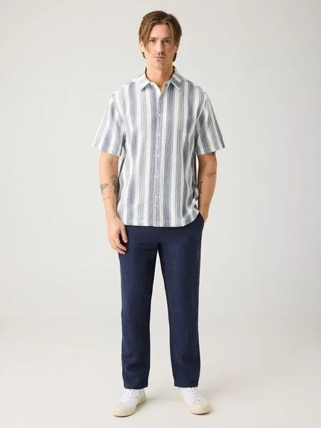 KnowledgeCotton Apparel KnowledgeCotton Apparel Chinohose CHUCK aus Bio-Leinen, Blau (yarndyed total eclipse), – Produktbild 1 von 3