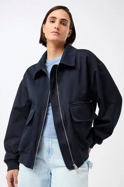 LangerChen LangerChen Blousonjacke mit großen Taschen, Navy (blau), – Produktbild 1 von 4