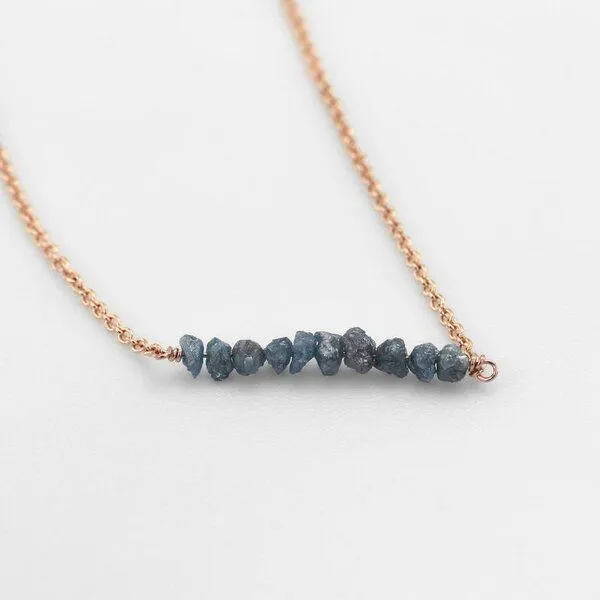 Eppi Eppi Goldener Choker mit blauen ungeschliffenen Diamanten Inaku, Weiß, – Produktbild 3 von 3