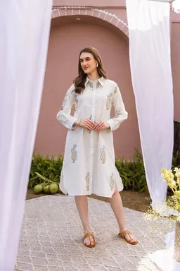 Haus of Namaste Haus of Namaste Bio-Baumwoll-Tunika mit Geometrischem Muster – Handbedrucktes Tunikakleid mit Taschen | Ethisch, nachhaltig und fair – Produktbild 1 von 1
