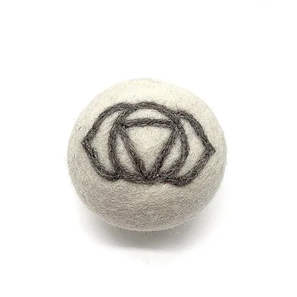 Wooliie Wooliie Handgefertigte Chakra-Bälle aus 100 % naturbelassener Schurwolle – 7 Designs – Produktbild 3 von 5