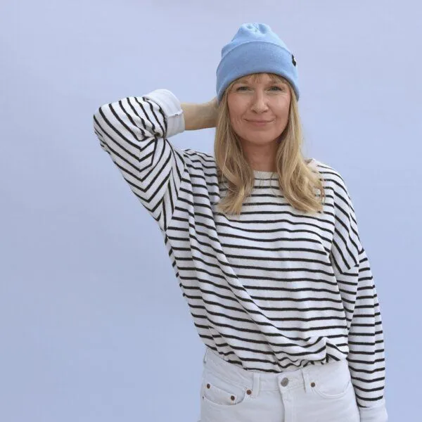 wysf. | what you stand for. wysf. | what you stand for. Mütze, Bio-Baumwolle, Made in Deutschland, Unisex, Feinstrick, Blau (eisblau), – Produktbild 3 von 4
