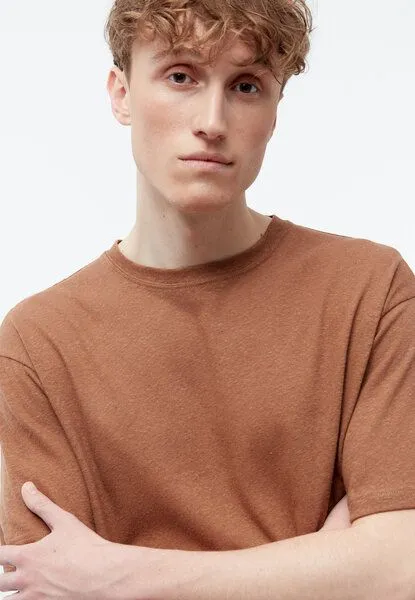Givn Berlin Givn Berlin Leinen T-Shirt Modell: Lasse, Pecan brown (braun), – Produktbild 5 von 5