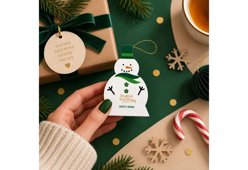 English Tea Shop English Tea Shop Tee ETS - Schneemann "Berti Brrr", BIO-Tee, 1 Pyramidenbeutel, milder Rooibos mit Erdbeernote und Gewürzen – Produktbild 2 von 3