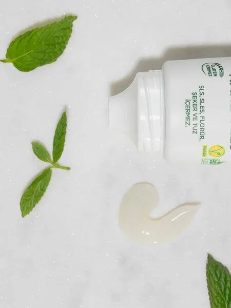 Eyüp Sabri Tuncer Eyüp Sabri Tuncer Natürliche Zahnpasta mit Minzextrakt – Produktbild 4 von 4