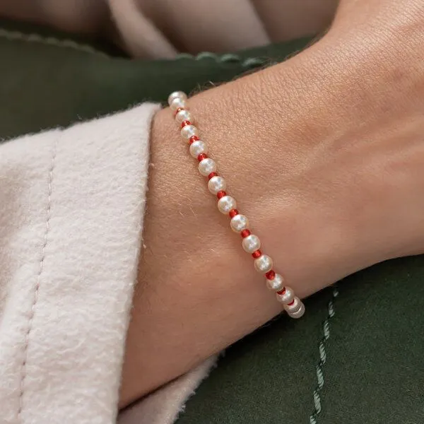 juni juni Perlenarmband "Faye" mit verstellbarer Schiebeperle aus recyceltem Gold oder Silber – Produktbild 1 von 4