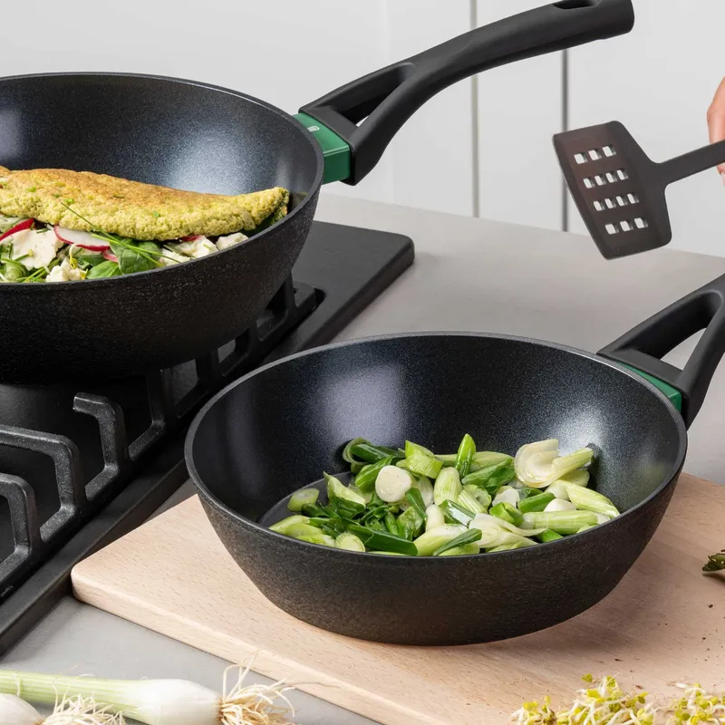 Chefkoch trifft Fackelmann Chefkoch trifft Fackelmann Bratpfanne Hamburg, keramische Antihaft-Beschichtung, Ø24cm – Produktbild 2 von 2
