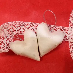 Schönes aus Indochina Schönes aus Indochina 6 Herzen aus Seide M – Produktbild 1 von 1
