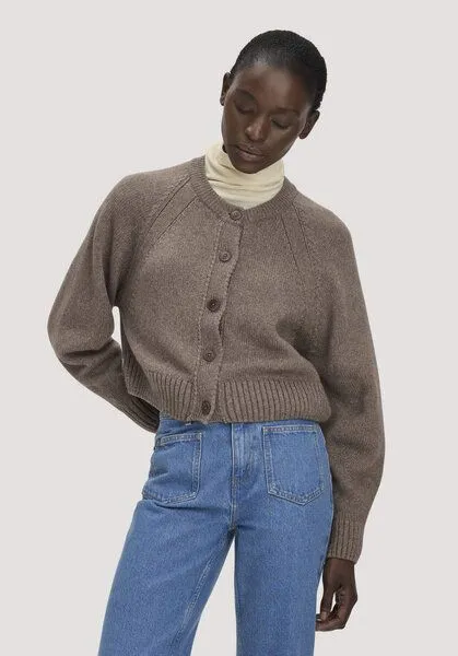 hessnatur hessnatur Strick Jacke Relaxed Cropped aus Bio-Merinowolle mit Bio-Baumwolle, Camel, – Produktbild 1 von 5