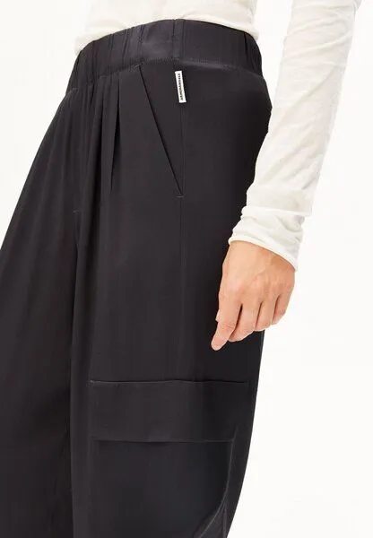 ARMEDANGELS ARMEDANGELS SATIN PULL ON Damen Hose aus Eastman Naia Renew Acetat Mix, Dark steel, – Produktbild 2 von 3