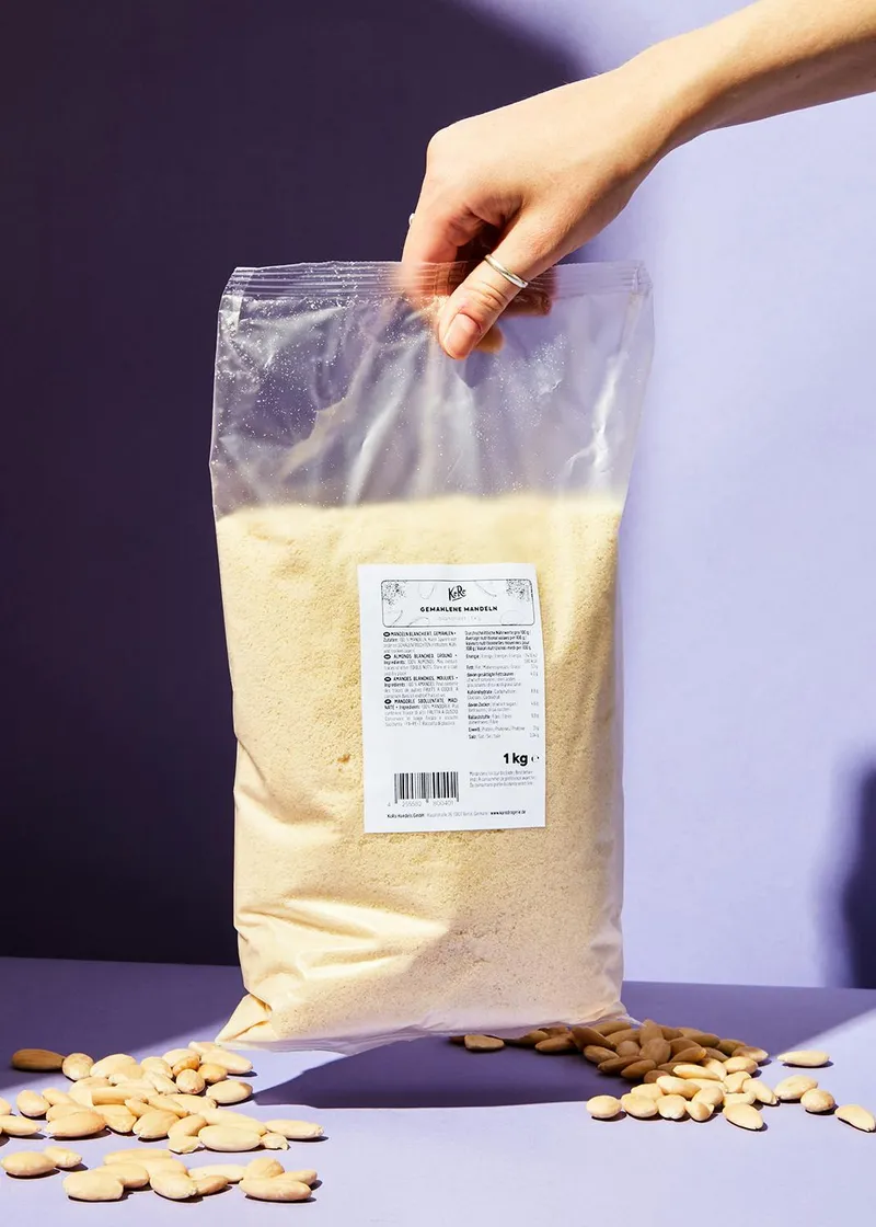 KoRo Gemahlene blanchierte Mandeln 1 kg – Produktbild 5 von 5