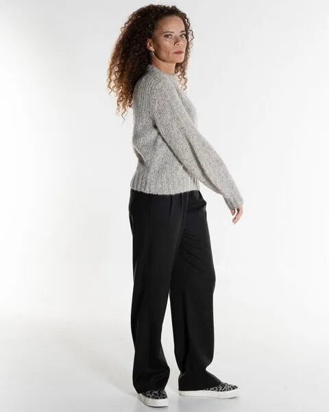 Alma & Lovis Alma & Lovis Kuscheliger Loose-Fit Pullover im Alpaka-Mix | Ballonärmel Pullover, Ecru (grau), – Produktbild 2 von 4
