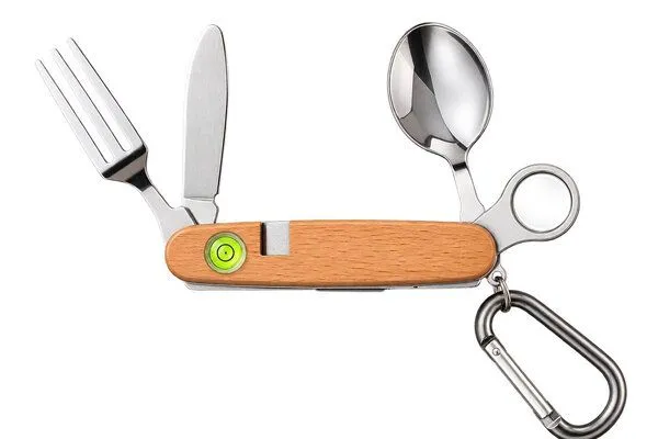 Cameleon Pack Cameleon Pack Kinder Outdoor und Camping Besteck aus Buchenholz und Edelstahl incl. Taschenmesser Lupe und Karabiner – Produktbild 2 von 4
