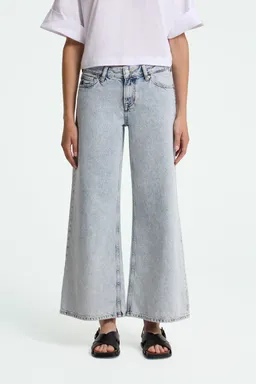 Kings Of Indigo Kings of Indigo Damen vegan Jeans Tanja Blau Reef Marmor – Produktbild 1 von 1