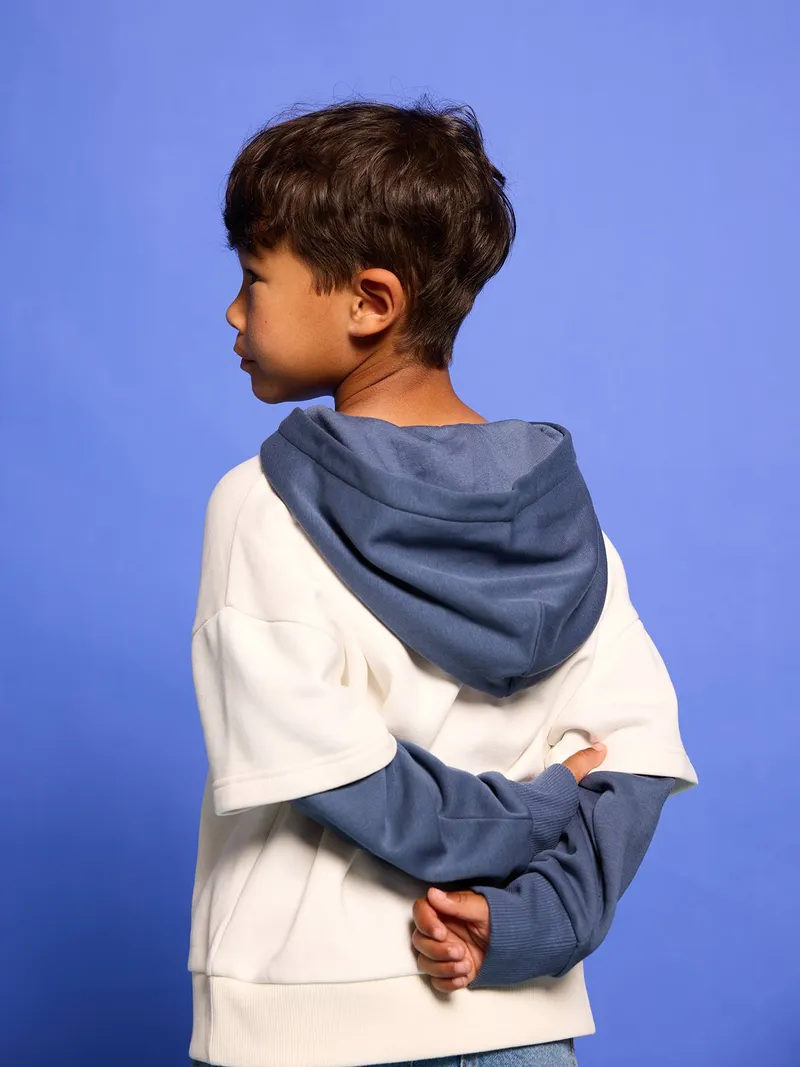 Vertbaudet Kapuzensweatshirt mit Vintage-Print und Ärmeln im Lagenlook Jungen, Wollweiß, – Produktbild 4 von 4