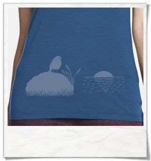Picopoc Picopoc Vogel bei Sonnenuntergang Bambus T-Shirt, Blau, – Produktbild 2 von 4