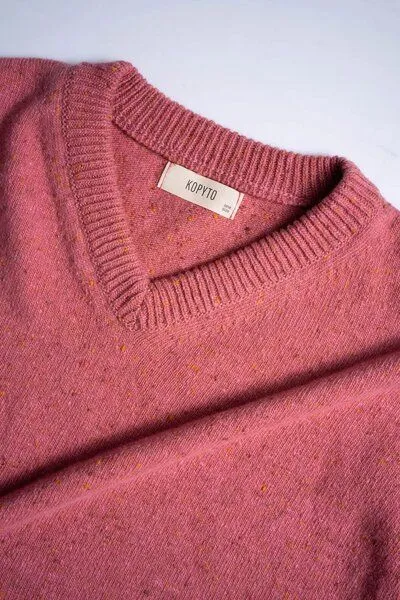 Kopyto Kopyto Panther – Damenpullover aus Wolle mit Kaschmiranteil und V-Ausschnitt, Rosa, – Produktbild 1 von 4