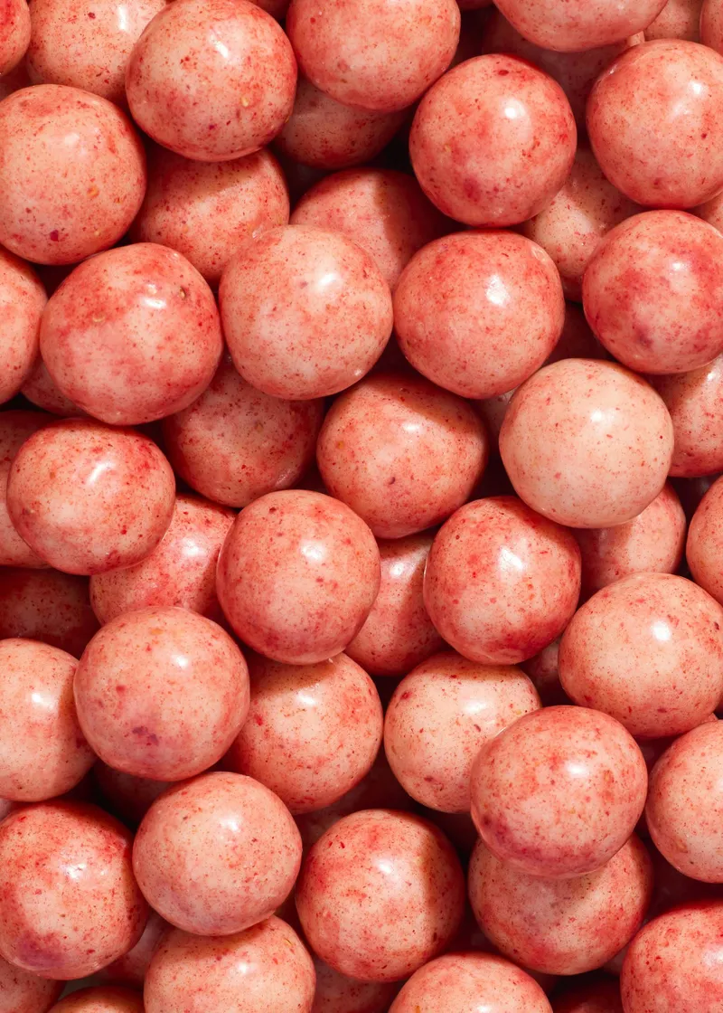 KoRo Reis Crispies in weißer Schokolade und Erdbeerpulver 1 kg – Produktbild 2 von 5