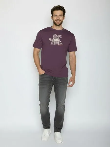 GreenBomb GREENBOMB Turtle Walk Fusion - Lässiges Oversize-T-Shirt aus Bio-Baumwolle / hochwertiger Print / GOTS / Fair & Vegan, Lila (berry bark), – Produktbild 3 von 4