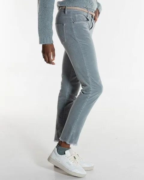 Alma & Lovis Alma & Lovis Softe Samthose mit stylischem Fransensaum | Velvet Slim, Gobelin (hellblau), – Produktbild 3 von 4