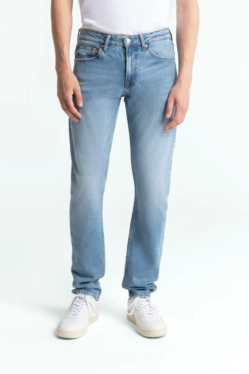 Kings Of Indigo Kings of Indigo Herren vegan Jeans Charles Antonie Tiefes Königsblau, Hellblau, – Produktbild 2 von 2