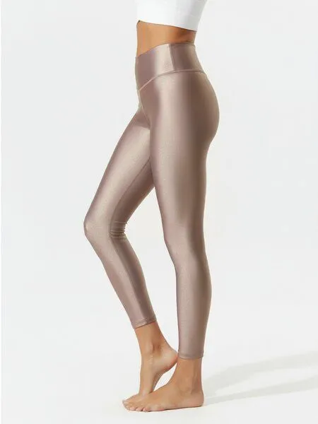 Yoga Hero Yoga Hero High-Waist-Leggings Platinum mit edlem Glanz aus ecoNyl, Platinum, – Produktbild 3 von 4